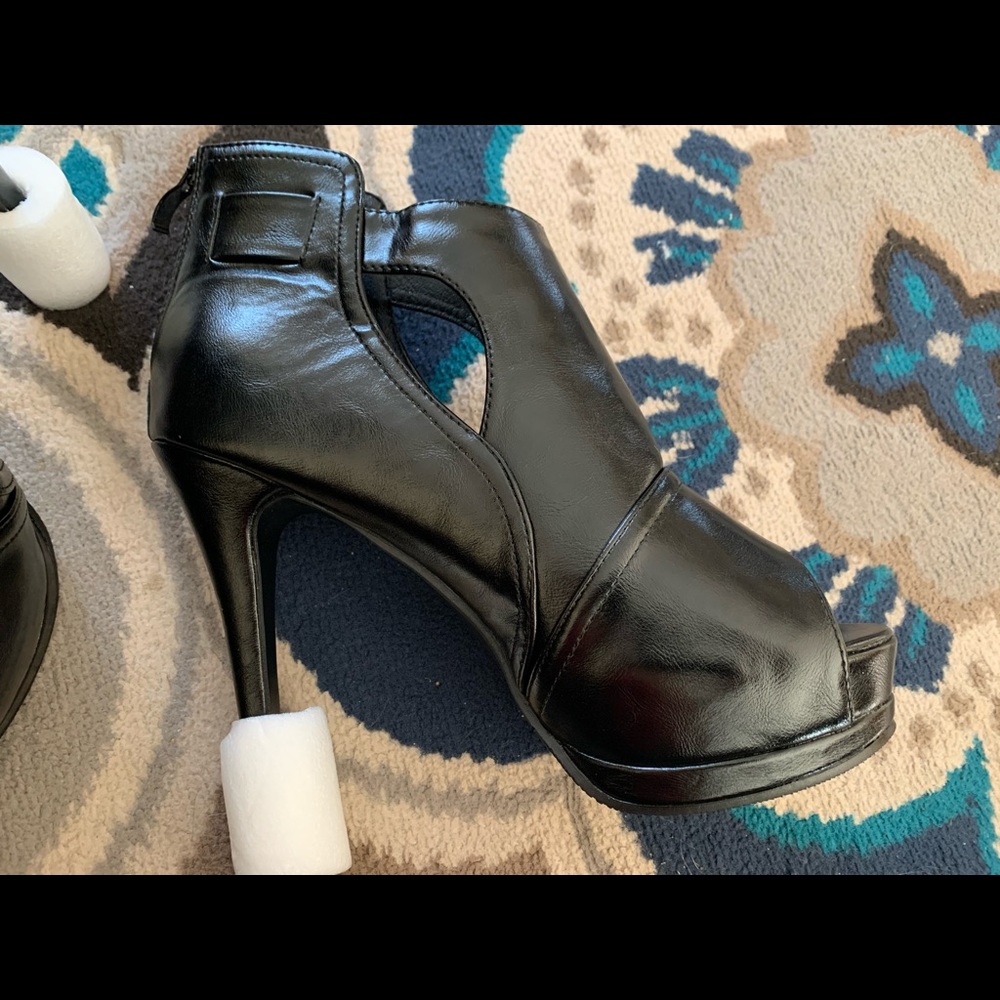 Black Heeled Boots